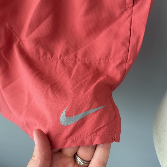 NWT Nike Running Stride Mens 7" Shorts - Picture 2 of 8